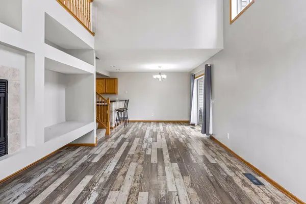 858 Gannon DR, Shakopee, MN 55379