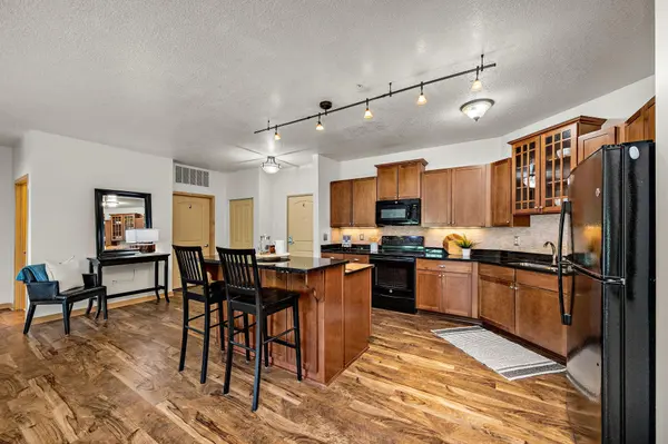 4132 Vernon AVE S #A203, Saint Louis Park, MN 55416