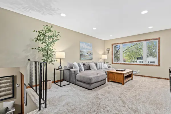 10408 Wyoming AVE S, Bloomington, MN 55438