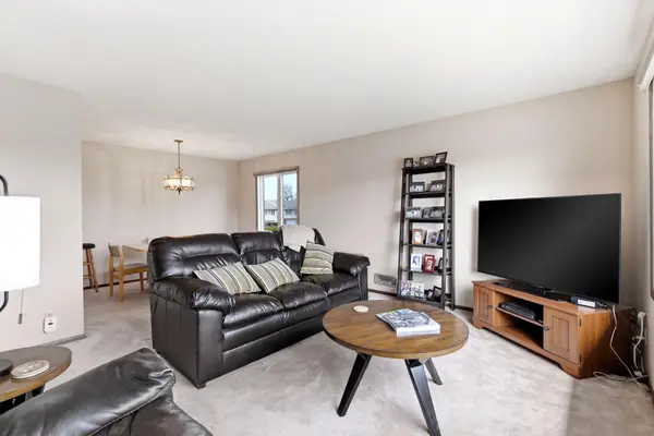 8361 W 100th ST, Bloomington, MN 55438