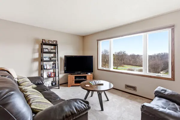 8361 W 100th ST, Bloomington, MN 55438