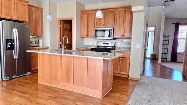 10545 Noble CIR N, Brooklyn Park, MN 55443