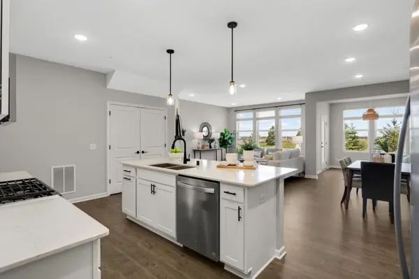 11275 Brookview RD, Woodbury, MN 55129