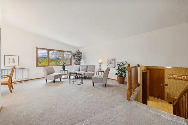 20856 Iran AVE, Lakeville, MN 55044