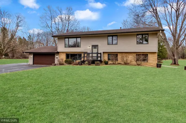 19525 Country CIR E, Corcoran, MN 55374