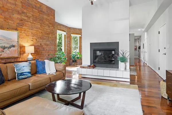 528 Ashland AVE #2, Saint Paul, MN 55102