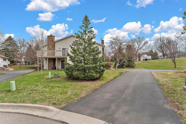 1621 W 140th ST, Burnsville, MN 55337