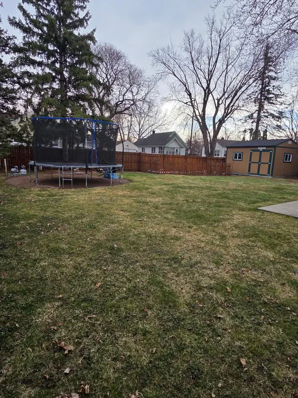 2040 Stillwater AVE E, Saint Paul, MN 55119