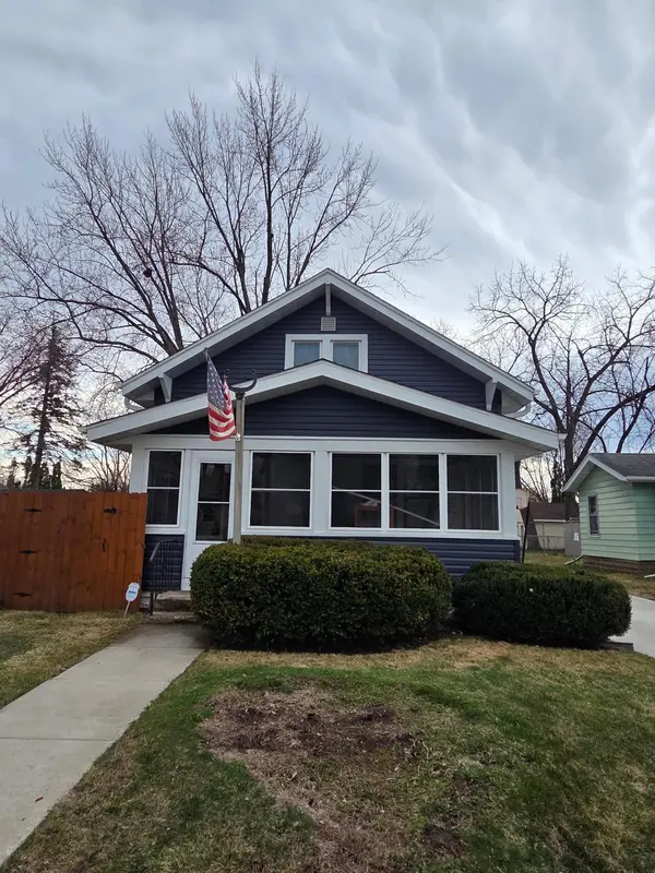 2040 Stillwater AVE E, Saint Paul, MN 55119
