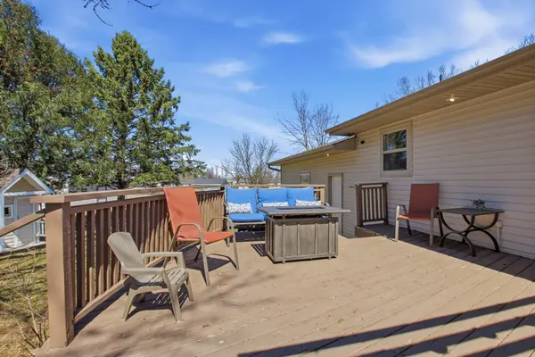 937 Candy CIR, Kandiyohi, MN 56251