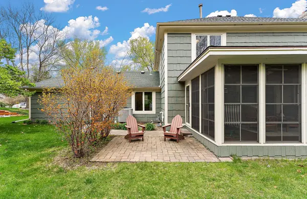 8053 Galway RD, Woodbury, MN 55125