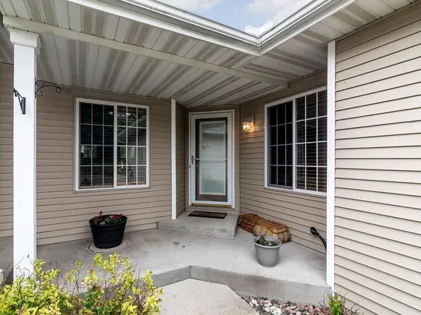13877 Ventura PL, Savage, MN 55378