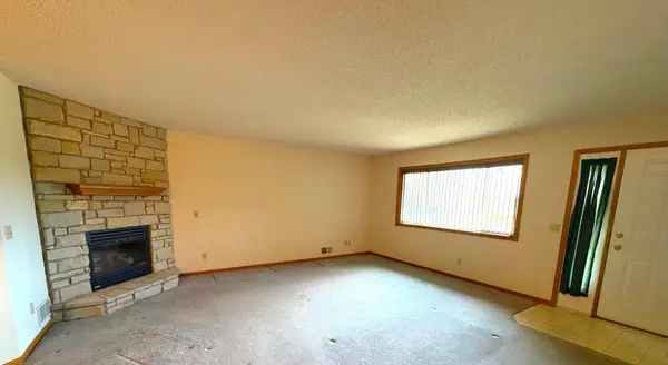6811 York PL N #4, Brooklyn Center, MN 55429