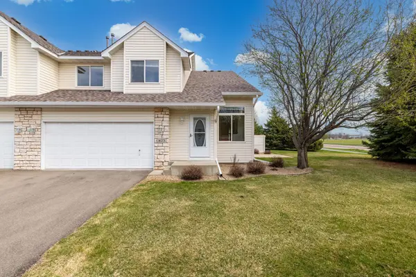 1673 Lexington LN, Shakopee, MN 55379