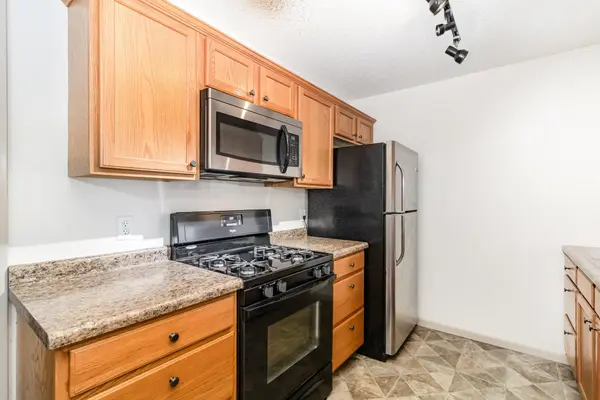 1601 N Innsbruck DR NE #123, Fridley, MN 55432