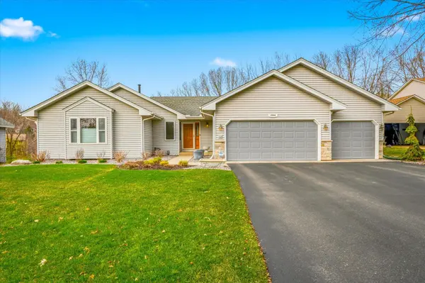 4564 Cliff Ridge CT, Eagan, MN 55123