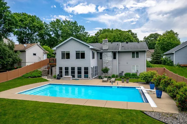 4564 Cliff Ridge CT, Eagan, MN 55123