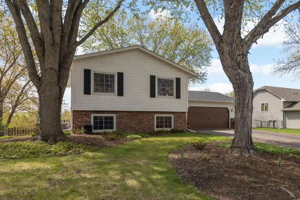 6440 Duck Lake RD, Eden Prairie, MN 55346
