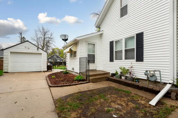 510 E School ST, Owatonna, MN 55060