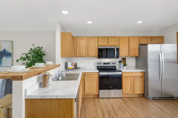 5034 Evergreen DR N #2, Hugo, MN 55038