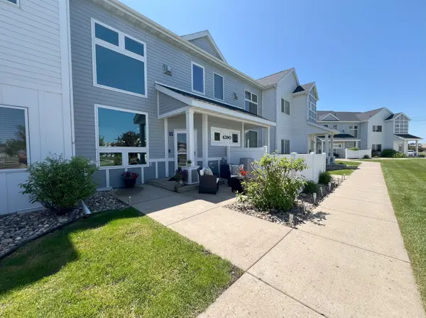 4390 46th AVE S #B, Fargo, ND 58104