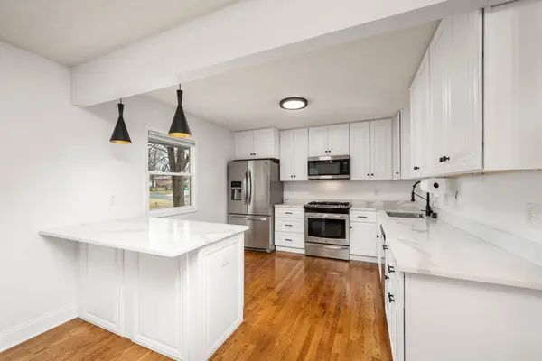 1900 Maryland AVE N, Golden Valley, MN 55427