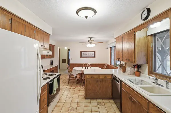8601 Fairview AVE N, New Hope, MN 55428