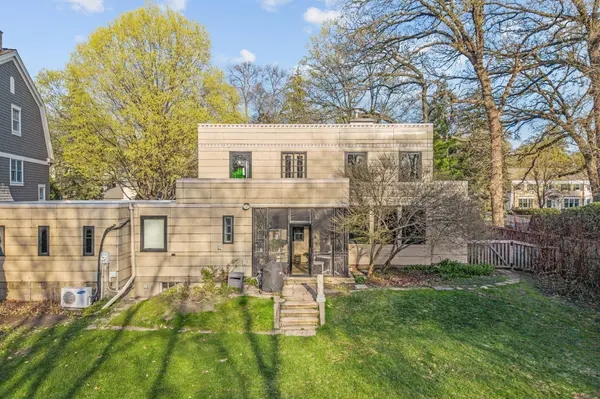 265 Woodlawn AVE, Saint Paul, MN 55105
