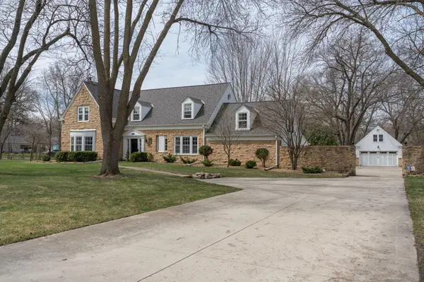 1128 Carney AVE, Mankato, MN 56001