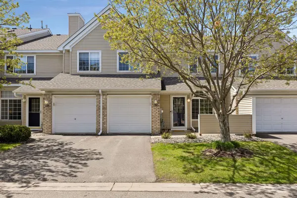 2200 Ranchview LN N #136, Plymouth, MN 55447