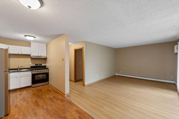 7202 72nd LN N,  Brooklyn Park,  MN 55428