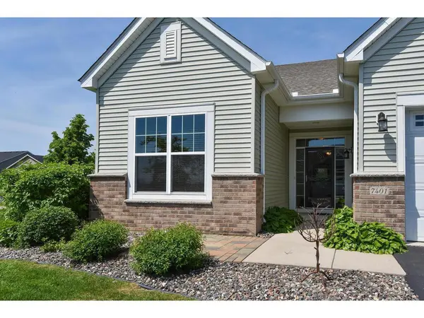 7401 Shadyview LN N, Maple Grove, MN 55311
