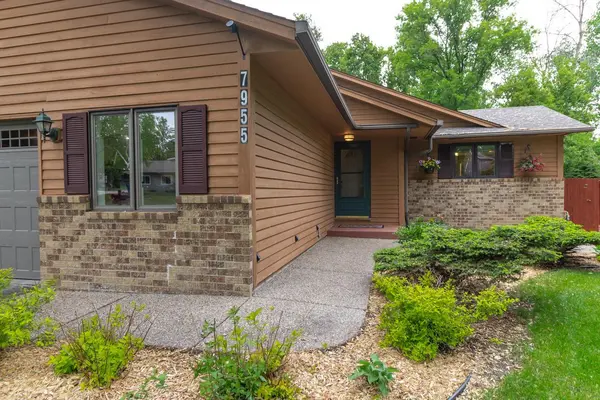 7955 173rd ST W, Lakeville, MN 55044