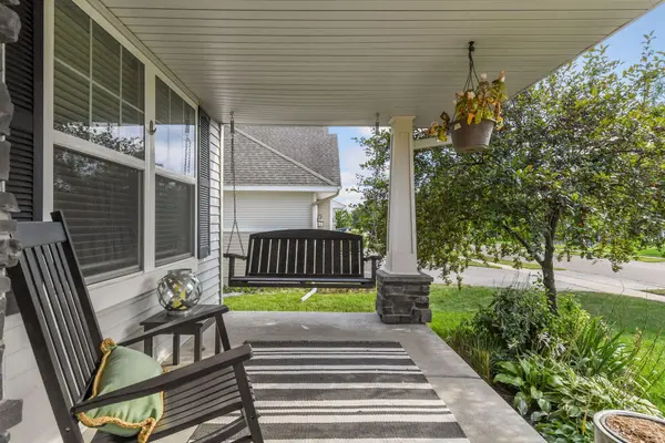 260 Liberty Heights DR, Chaska, MN 55318