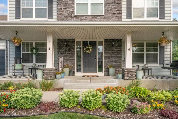 260 Liberty Heights DR, Chaska, MN 55318
