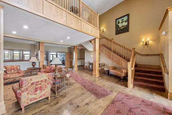 1776 Stieger Lake LN #100, Victoria, MN 55386