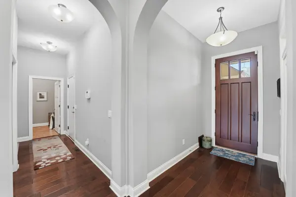 8808 Lake Riley DR, Chanhassen, MN 55317