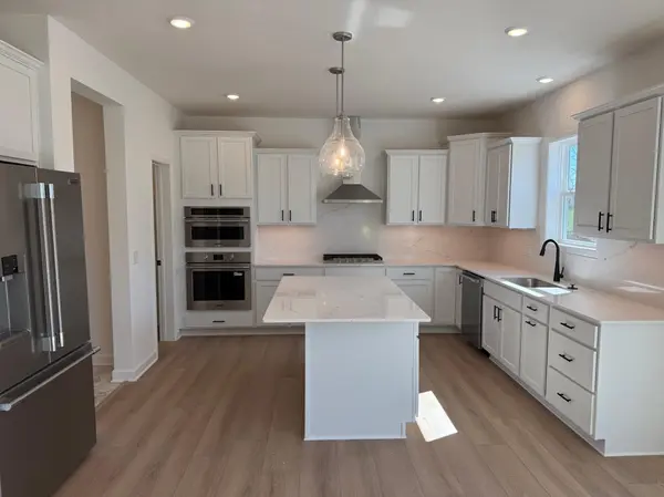 5448 Tallowtree LN, Woodbury, MN 55129