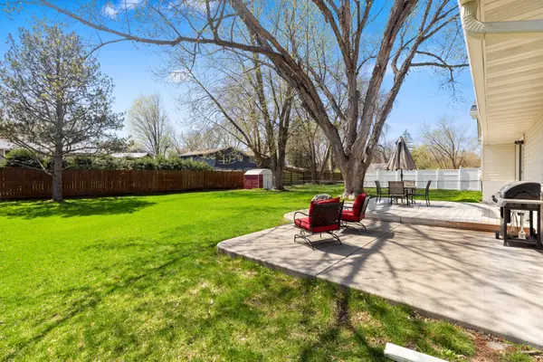 10205 39th AVE N, Plymouth, MN 55441