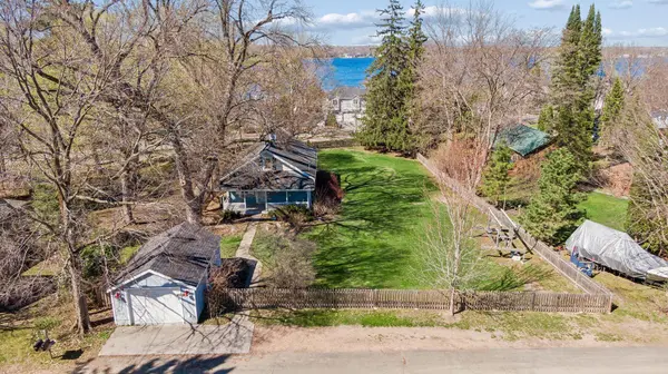 3142 Brooks Lane, Wayzata, MN 55391