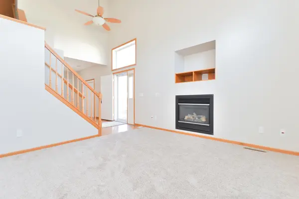 8626 Savanna Oaks Bay #A, Woodbury, MN 55125