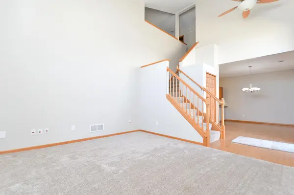 8626 Savanna Oaks Bay #A, Woodbury, MN 55125