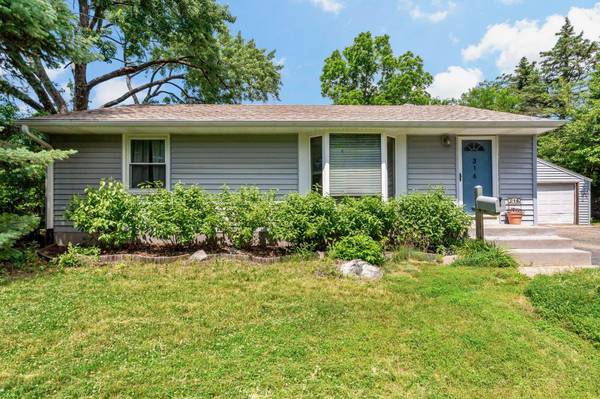 316 Layman LN, Bloomington, MN 55420