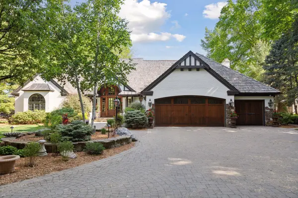 6425 Virginia DR, Excelsior, MN 55331