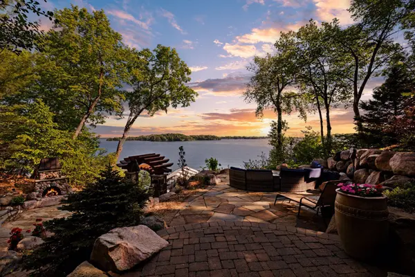6425 Virginia DR, Excelsior, MN 55331