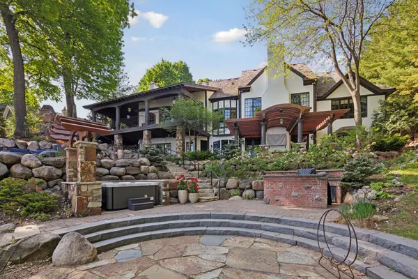 6425 Virginia DR, Excelsior, MN 55331