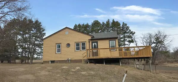 33955 Walbo DR, Cambridge, MN 55008