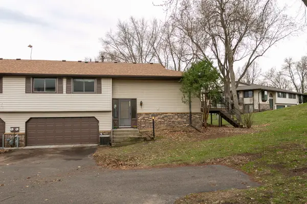 3606 Garden BLVD N, Oakdale, MN 55128