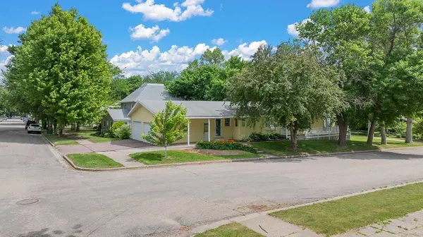 121 W Rowena ST, Ivanhoe, MN 56142