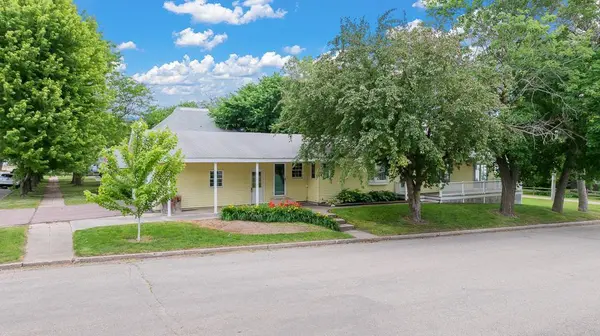 121 W Rowena ST, Ivanhoe, MN 56142